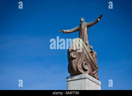 Sculpture de Saint Brendan le navigateur, par Ian et Imogen Stuart en 1969, le centre-ville de Bantry, dans le comté de Cork, Irlande Banque D'Images