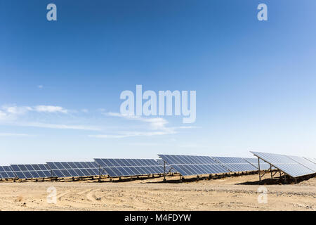 L'énergie solaire sur gobi Banque D'Images