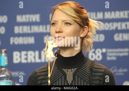 Conférence de presse à l'hôtel Grand Hyatt à Berlin/Allemagne pour "Jeune fille" par 68e Berlinale (Festival International du Film.) avec : Robert Pattinson, David Zellner, Natham Zellner, Mia Wasikowska . Où : Berlin/Allemagne, Quand : 16.février 2018, "Crédits : T.O.Images / Alamy Live News" Banque D'Images