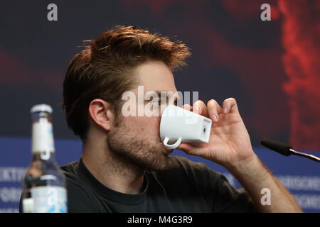 Berlin, Allemagne. 16 Février, 2018. Robert Pattinson à la conférence de presse de la Berlinale pour la première de 'Damsel' le 16 février 2018 Credit : Stefan Papp/Alamy Live News Banque D'Images