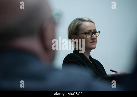 Manchester, UK. 16 Février, 2018. Rebecca Long-Bailey MP, député de Salford et Eccles et shadow Secrétaire d'État pour les affaires, l'énergie et de stratégie industrielle, prend la parole à la conférence 'Les voies de l'avenir 6 : la solidarité coopérative' event à Manchester, Royaume-Uni le 16 février 2018. Les solutions de conférence 6 : la solidarité coopérative événement était organisé par la Co-Operative Business Consultants pour débattre de nouvelles façons de travailler ensemble pour reprendre le contrôle de l'entreprise. Credit : Jonathan Nicholson/Alamy Live News Banque D'Images