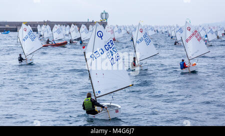 Palamos, Espagne. 16 Février, 2018. 29ème Trophée International Palamos Optimist, 2018 13e Coupe des nations, 16 févr. 2018 , ville de Palamos, Espagne Crédit : Arpad Radoczy/Alamy Live News Banque D'Images