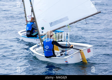 Palamos, Espagne. 16 Février, 2018. 29ème Trophée International Palamos Optimist, 2018 13e Coupe des nations, 16 févr. 2018 , ville de Palamos, Espagne Crédit : Arpad Radoczy/Alamy Live News Banque D'Images