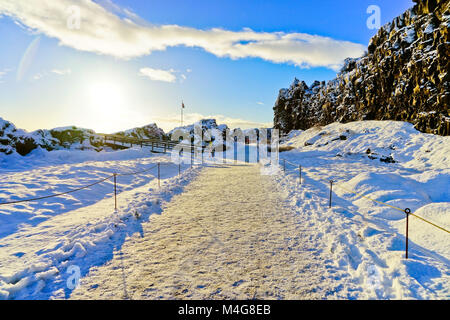 Vue sur le canyon de la Parc National de Thingvellir en Islande en hiver. Banque D'Images