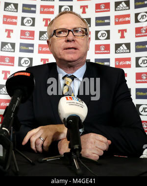 Nouvelle Écosse manager Alex McLeish pendant les médias dévoilement à Hampden Park, Glasgow. Banque D'Images