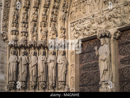 Notre-Dame de Paris, le portail de l'arrêt Banque D'Images