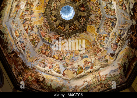 FLORENCE, ITALIE - 18 septembre 2017 : Détail du Jugement dernier ; une fresque monumentale peinte par Giorgio Vasari et Federico Zuccari en 16e siècle Banque D'Images