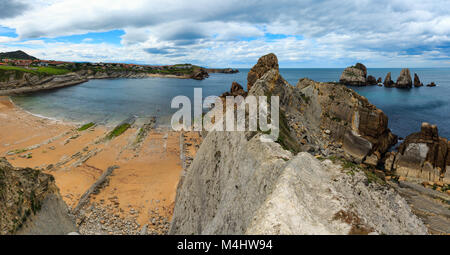 Arnia littoral Plage paysage. Banque D'Images