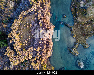 Photographie aérienne islandaise capturés par drone.magnifique paysage dans le lac Myvatn dans une zone de volcanisme actif dans le nord de l'Islande, près de Kra Banque D'Images