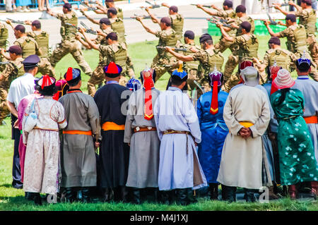 Oulan-bator, Mongolie - Juillet 11, 2010 : Naadam Cérémonie d'ouverture. Naadam en Mongolie est plus important du festival. Banque D'Images