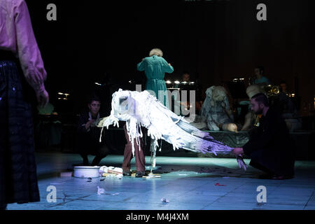 Berlin, Allemagne. 26 janvier, 2018. Acteurs pendant rehearsal 'Frankenstein' dans Deutsche Opera. Credit : Beata Siewicz/Pacific Press/Alamy Live News Banque D'Images