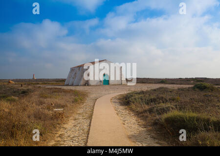 Vieux bâtiment sur le terrain de la fort de Sagres ou Fortaleza de Sagres au Portugal Banque D'Images