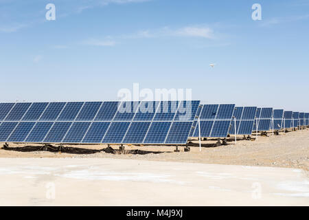 L'énergie solaire sur le désert de Gobi Banque D'Images