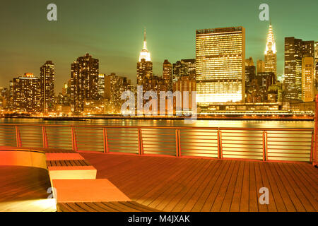 Bras Plaza State Park et Manhattan skyline, New York City, NY, USA Banque D'Images