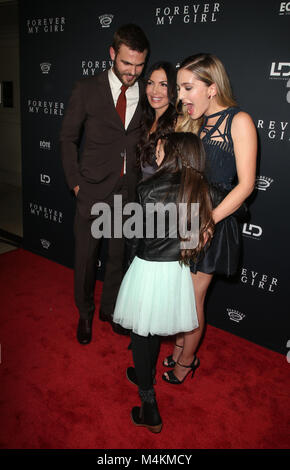 Des curiosités touristiques de Premiere' 'Forever My Girl' Avec : Jessica Rothe, Alex Roe, Abby Ryder Fortson et directeur Bethany Ashton Wolf Où : West Hollywood, California, United States Quand : 17 Jan 2018 Credit : FayesVision/WENN.com Banque D'Images