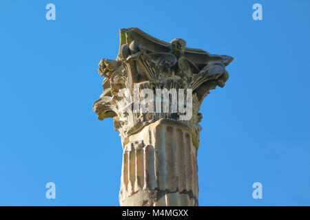 Ruines Romaines d'OSTIA ANTICA : COLONNE AGE CAPITALE. Banque D'Images