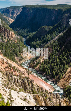 Vue sur le Grand Canyon de la Yellowstone d'Inspiration Point. Le Parc National de Yellowstone, Wyoming, USA Banque D'Images