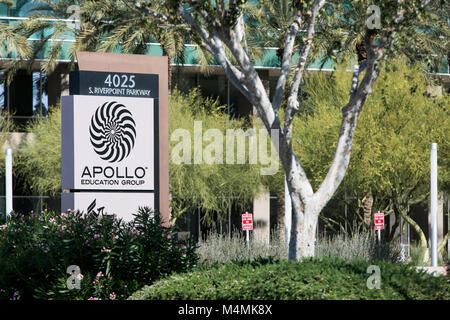 Un logo affiche à l'extérieur du siège social de l'éducation Apollo Group, Inc., société mère de l'organisme à but non lucratif college, l'Université de Phoenix en Ph Banque D'Images