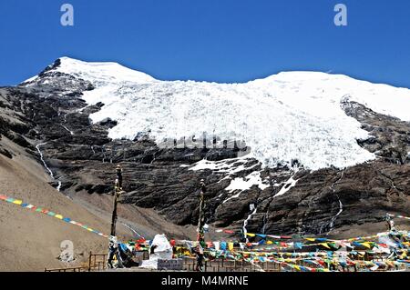 En vertu de l'Noijinkangsang-KHARO LA Glacier au Tibet Chine Banque D'Images