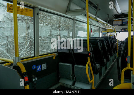 Vue intérieure d'un bus de La Poste de l'entreprise de transport suisse, Valais Suisse, district Banque D'Images