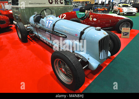 Londres, Royaume-Uni. 16 Février, 2018. Un 1933 MG K3 seul siège de voiture de course sur l'affichage à la London Classic Car Show qui aura lieu à l'ExCel London, Royaume-Uni. Plus de 700 des plus belles voitures classiques sont exposées à l'exposition allant de l'avant-guerre vintage tourers à un concept moderne de voitures. Crédit : Michael Preston/Alamy Live News Banque D'Images