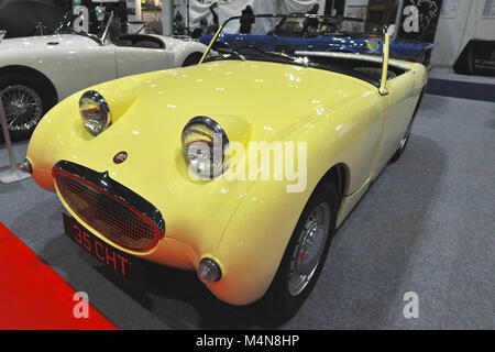 Londres, Royaume-Uni. 16 Février, 2018. Un 1958 Austin Healey Sprite Frog Eye-voiture de sport sur l'affichage à la London Classic Car Show qui aura lieu à l'ExCel London, Royaume-Uni. Plus de 700 des plus belles voitures classiques sont exposées à l'exposition allant de l'avant-guerre vintage tourers à un concept moderne de voitures. Crédit : Michael Preston/Alamy Live News Banque D'Images