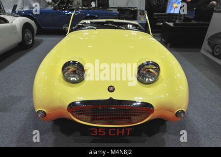 Londres, Royaume-Uni. 16 Février, 2018. Un 1958 Austin Healey Sprite Frog Eye-voiture de sport sur l'affichage à la London Classic Car Show qui aura lieu à l'ExCel London, Royaume-Uni. Plus de 700 des plus belles voitures classiques sont exposées à l'exposition allant de l'avant-guerre vintage tourers à un concept moderne de voitures. Crédit : Michael Preston/Alamy Live News Banque D'Images