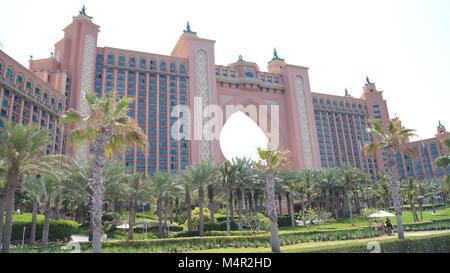 Dubaï, Émirats arabes unis - Avril 2nd, 2014 : le célèbre Hôtel Atlantis sur l'île Palm Jumeirah Banque D'Images