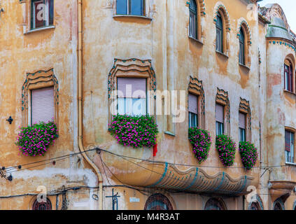 Vieux Centre-ville de maisons dans la ville de l'ouest de Roumanie Timisoara Banque D'Images