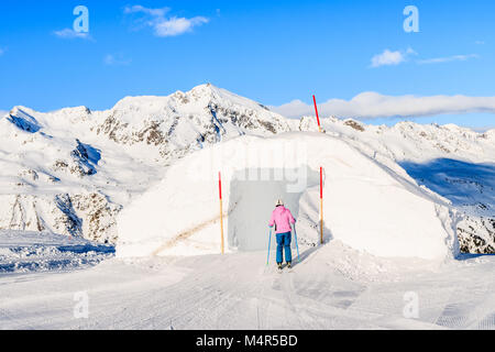 Le skieur en pente de ski Hochgurgl-Obergurgl, Tirol, Autriche Banque D'Images