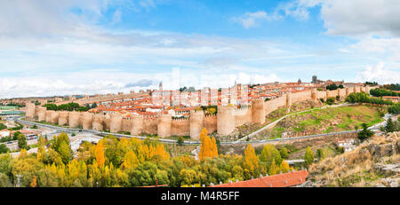 Vue panoramique sur la ville historique d'Avila, Castille et Leon, Espagne Banque D'Images
