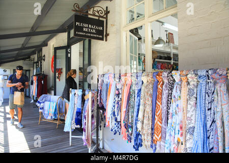 Samedi à l'ancienne usine de biscuits, au cœur du quartier branché de Woodstock, avec ses boutiques de mode, et des ateliers, à Cape Town, Afrique du Sud Banque D'Images