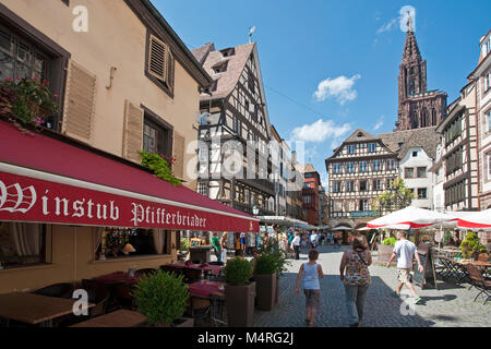 Pfifferbriader, restaurant et bar à vins à la cathédrale de Strasbourg, Strasbourg, Alsace, Bas-Rhin, France, Europe Banque D'Images