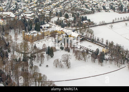 Vue aérienne, pavillon de chasse Herdringen Château Tudor dans la neige, Arnsberg Neheim,, Sauerland, Rhénanie du Nord-Westphalie, Allemagne, Europe, Arnsberg, Sauerl Banque D'Images