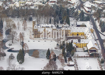 Vue aérienne, pavillon de chasse Herdringen Château Tudor dans la neige, Arnsberg Neheim,, Sauerland, Rhénanie du Nord-Westphalie, Allemagne, Europe, Arnsberg, Sauerl Banque D'Images