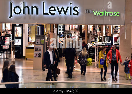 L'avant d'un grand magasin John Lewis et Waitrose ou boutique dans le centre commercial West Quay dans le centre de la Southampton. Grands magasins.city Banque D'Images