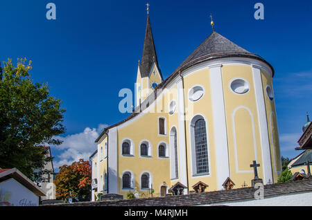 Breitenbach est une petite ville (Markt) et une municipalité dans le district de Miesbach en Bavière en Allemagne. Il est nommé d'après la proximité du lac Schliersee. Banque D'Images