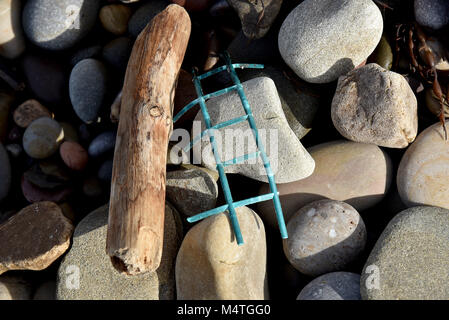 Photos prises le 16 février 2018 à Porthcawl, Galles du Sud. Montrant les déchets en plastique sur la plage, ils montrent également les déchets et détritus sur la plage Banque D'Images