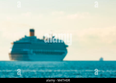 Bateau de croisière - bokeh Lentille souple de droit. Arrière-plan flou artistique Banque D'Images