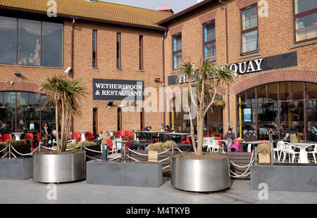 Le port de plaisance de Brighton UK Février 2018 - Le quai ouest pub et restaurant Wetherspoons Banque D'Images