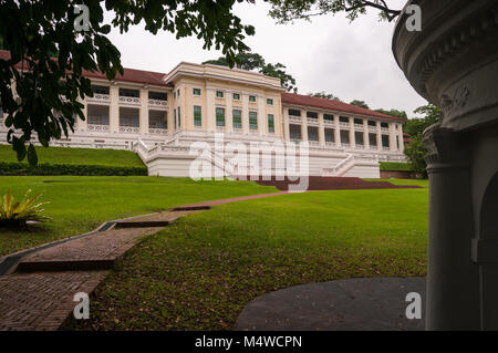 Centre de Fort Canning vu depuis le bas de la colline et le vert. Singapour. Banque D'Images