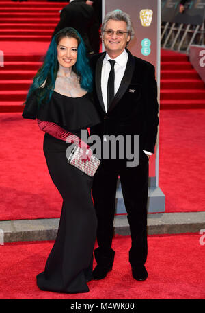 Mark Mangini et sa femme assistent aux Prix du film de l'EE British Academy qui se tiennent au Royal Albert Hall, à Kensington Gore, à Kensington, à Londres.APPUYEZ SUR ASSOCIATION photo.Date de la photo: Dimanche 18 février 2018.Voir l'histoire de PA SHOWBIZ BAFTA.Le crédit photo devrait se lire comme suit : Ian West/PA Wire. Banque D'Images