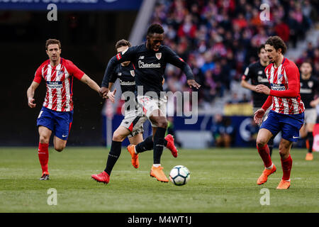 Inaki Williams (Athletic Club Bilbao) contrôle la balle La Liga match entre l'Atlético de Madrid vs Athletic Club Bilbao au stade Wanda Metropolitano de Madrid, Espagne, le 18 février 2018. Más Información Gtres Crédit : Comuniación sur ligne, S.L./Alamy Live News Banque D'Images