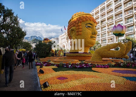 18 février 2018 - Menton, France-Febrauary 18, 2018 : 85e Festival Citrons avec le thème Bollywood à Menton, France Crédit : Stefano Guidi/ZUMA/Alamy Fil Live News Banque D'Images