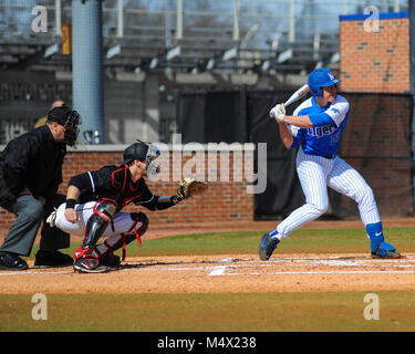 Parc de FedEx. Feb 18, 2018. TN, USA ; Memphis Tigers INF, Alec Trela (29), à la plaque lors de la NCAA D1 correspondent à WKU. Western Kentucky défait les Memphis Tigers, 3-1, à FedEx Park. Kevin Lanlgey/CSM/Alamy Live News Banque D'Images