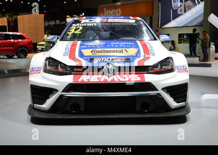 Dubaï, Émirats arabes unis - le 18 novembre : la Volkswagen Golf GTI TCR sportscar est sur Dubai Motor Show 2017 le 18 novembre, 2017 Banque D'Images