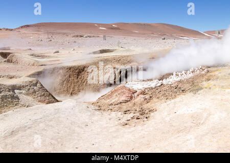 Monument de la Bolivie,Geiser sol de la Manana, Bolivie Banque D'Images