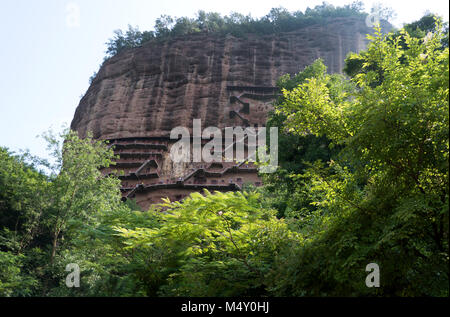 Les grottes de Maijishan près de Tianshui, province de Gansu, Chine, Asie. Site, des grottes et des cavernes avec Bouddha géant et statues bouddhiques. L'art chinois, monument, Banque D'Images
