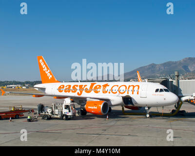 Avion Easyjet alimentée Banque D'Images