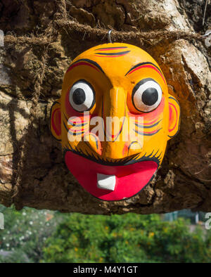 Les masques de diable sur l'affichage à l'extérieur de Kandy Banque D'Images